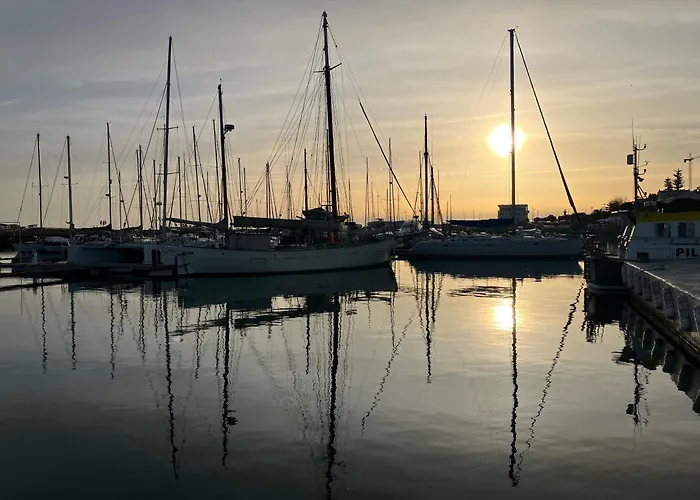 Apartment 10 To Ocean