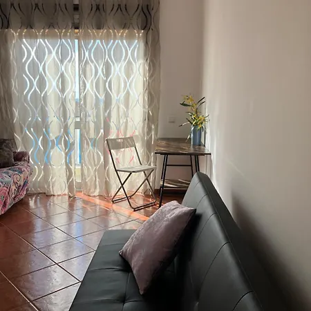 Apartment 10 To Ocean